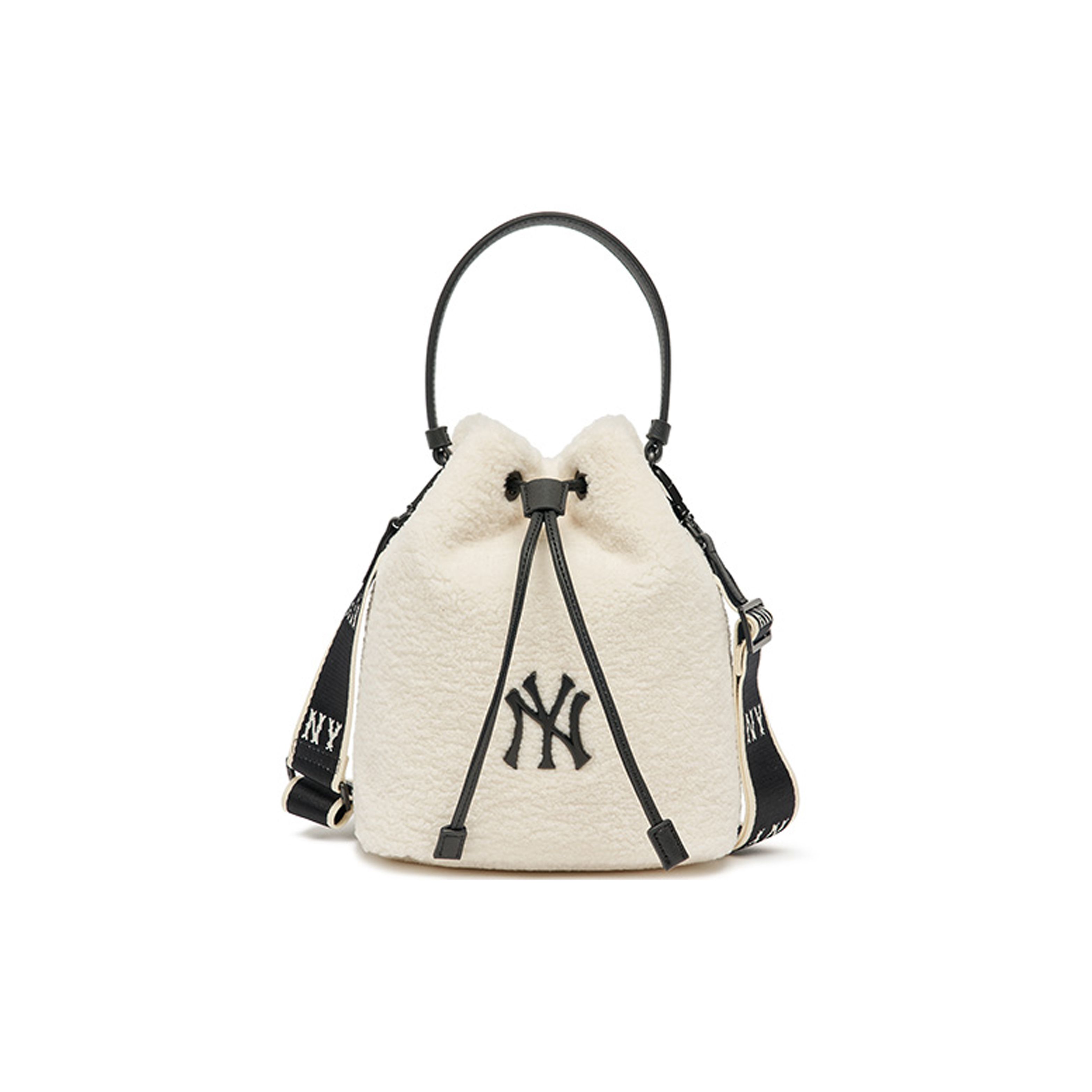 

MLB New York Yankees Large Logo Drawstring Closure Letter Backpack Unisex Backpack Black White 3ABMS0626-50CRS Black White