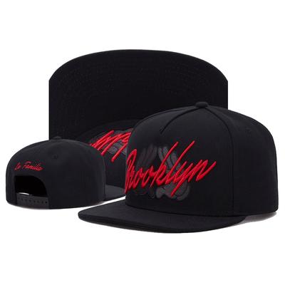 Lettera di moda Cappello da baseball con ricamo rosso Cappelli hip hop con parte superiore piatta in cotone Cappelli sportivi da esterno Cappellino casual