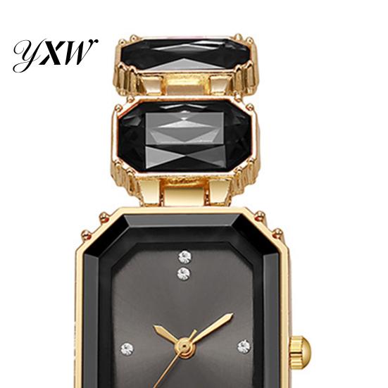 Date Night Uhr für Damen Armband Quarz Funkelnder Strass Rechteckiges Zifferblatt Faux Diamant Armbanduhr Elegante Schmuck Uhr