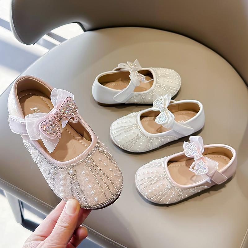 Girls' Crystal Princess Shoes2026Spring and summer new children's pearl and rhinestone bow performance shallow leather shoes