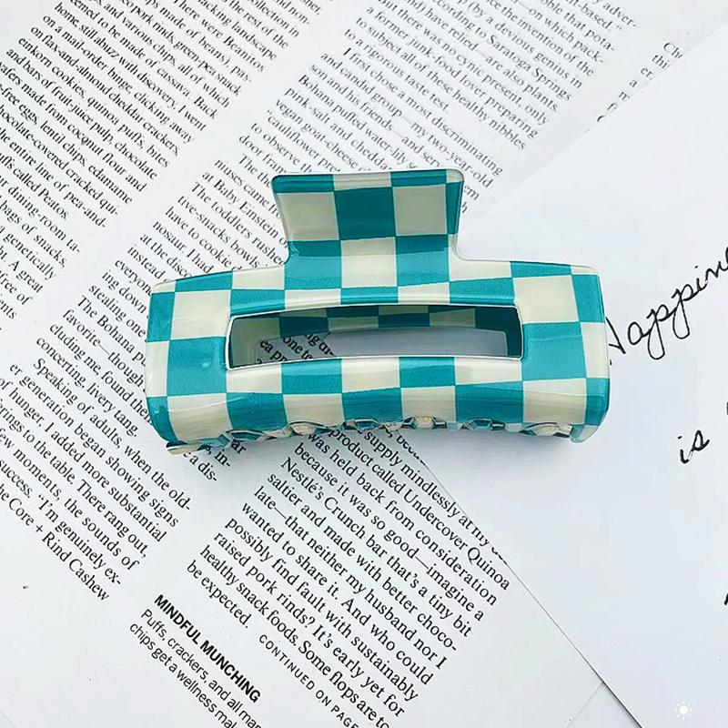 Neu eingetroffen: Modische, 8 cm große, rechteckige Haarspange mit Karomuster aus Acryl für dickes Haar – Haifisch-Haarspange