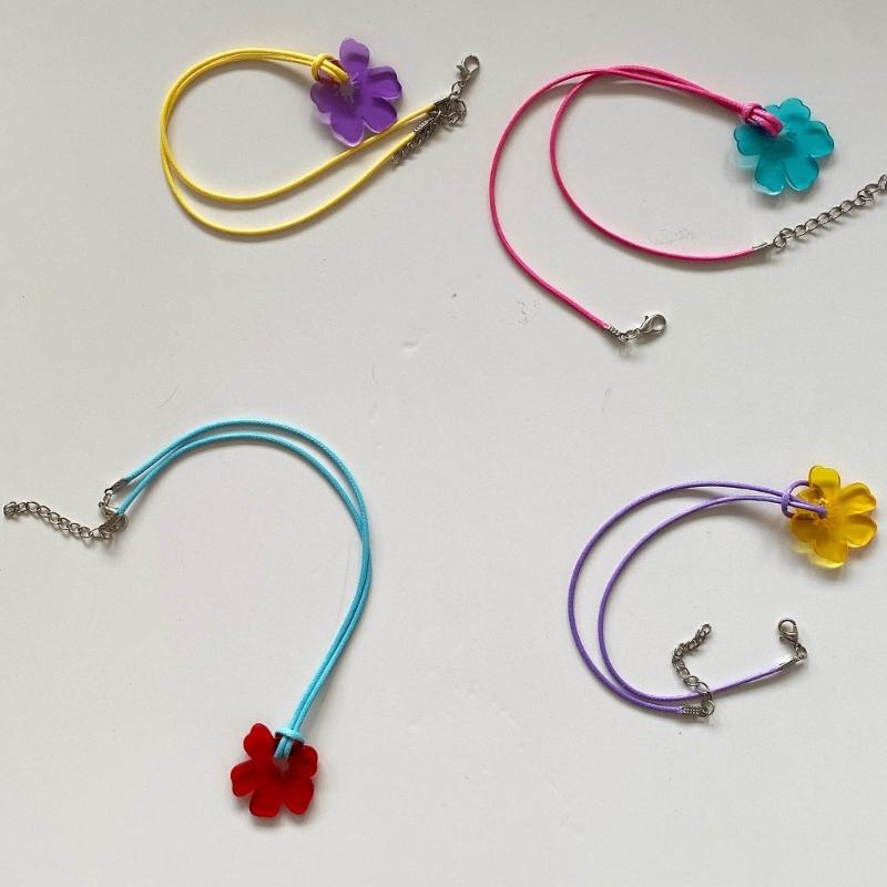 Hollow Flower Charm Necklace Acrylic Flower Necklace Adjustable Flower Pendant Necklaces Jewelry for Womens Girls