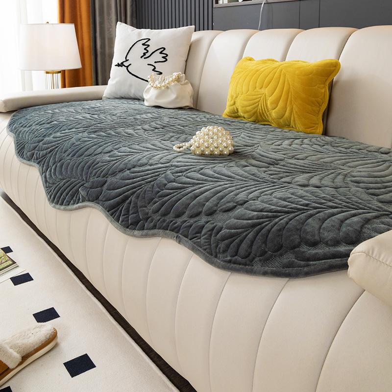Special-Shaped Plantain Leaf Crystal Velvet Sofa Cushion Autumn And Winter  New Irregular Straight Leather Sofa Cover Towel Cross-Border