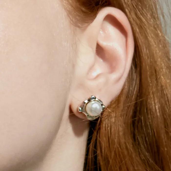 Wave posh pearl earrings
