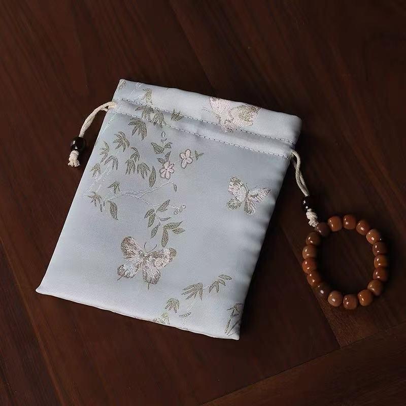 Çift Katmanlı İşlemeli Brokar Takı İpli Torba: Bilezik, Koleksiyonluk, Tesbih, Tesbih ve Hediye Çantası.