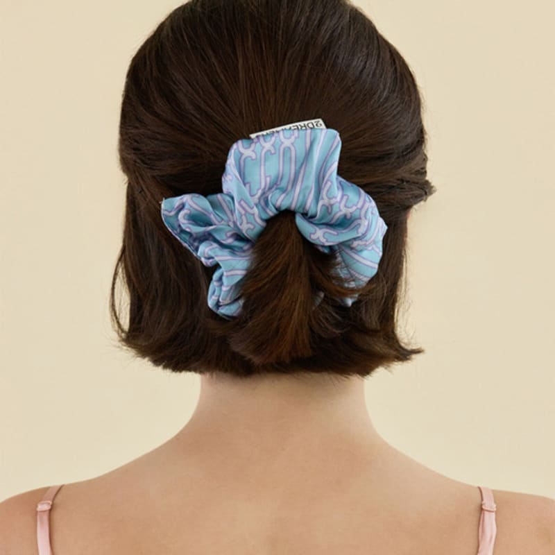 2DREAMERS Flowing Grid Silk Scrunchie