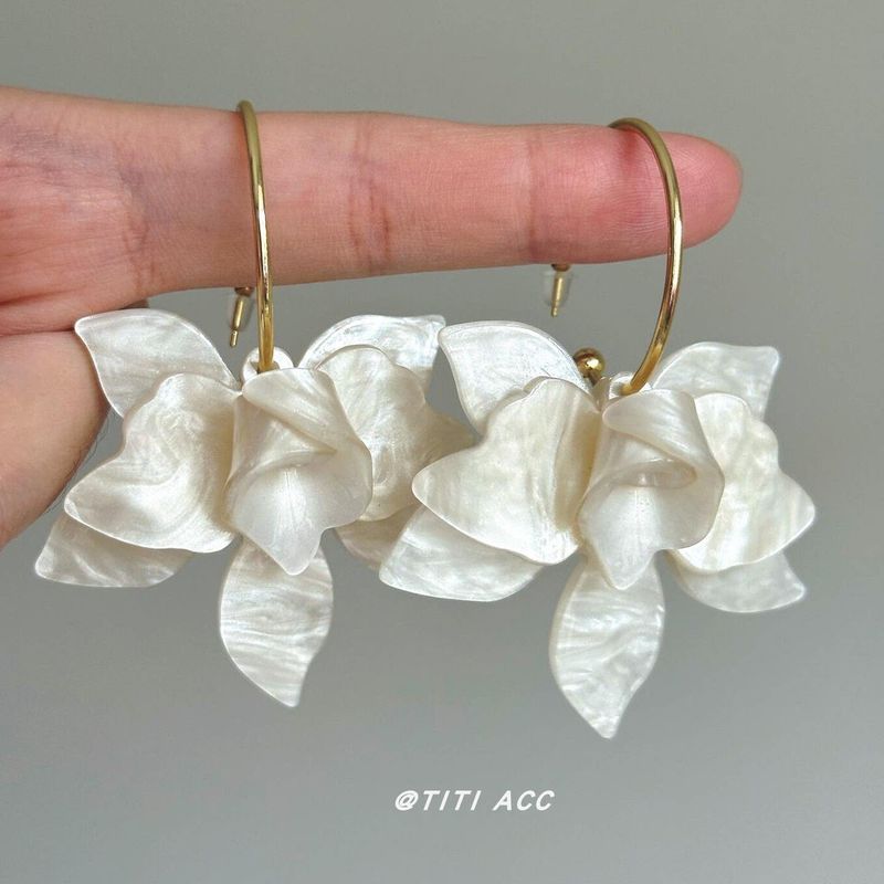 Fashion Metal Exaggerated Texture Square Earrings Niche Style Retro Three-Dimensional Art Earrings Eardrops Stud Earring Accessories Women White Earrings