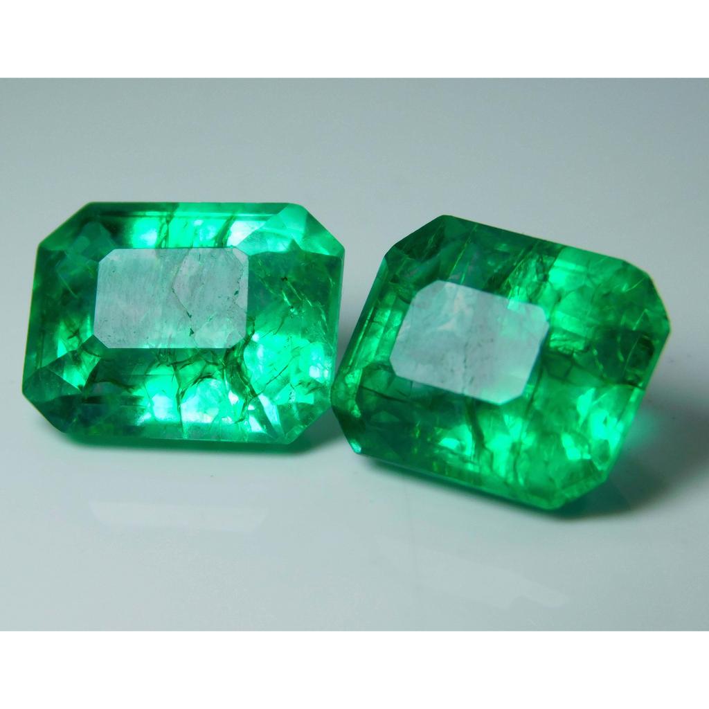 16.56 Carat Loose Gemstone Natural Green Emerald Emerald Cut Pair