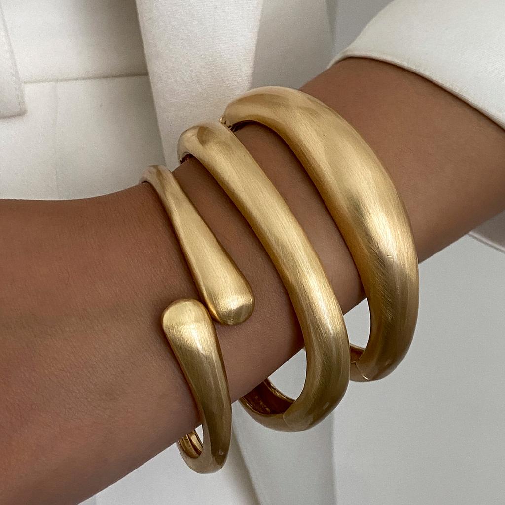 Ingemark Creative Hip Hop Matte Heavy Metal Chunky Spring Bangles for Women New Trend Gold Color Arm Bracelets Grunge Jewelry