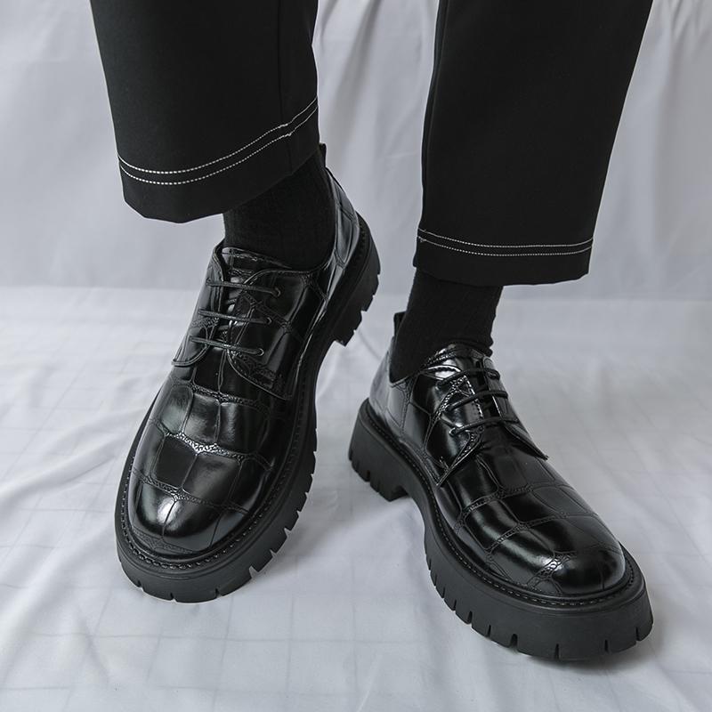 Fashion Black brown men's leather shoes Gentleman retro style Fashion outdoor street casual youth Thick soled shoes Versatile 38-46