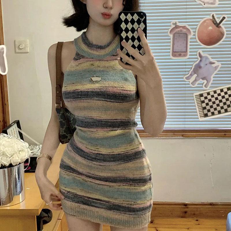 

Яркое трикотажное платье с халтером в стиле колор-блок – Летний стиль облегающего кроя One Size