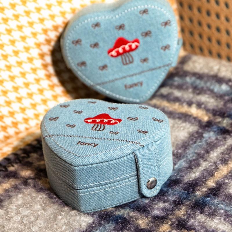 Portable Heart Shape Jewelry Organizers Travel Jewelry Case With Multi Compartment For Earrings Necklaces Rings