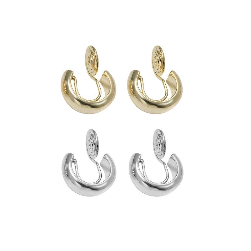 Chic No-Pierce Smooth Ear Clip Earrings for Women – Trendy & Versatile