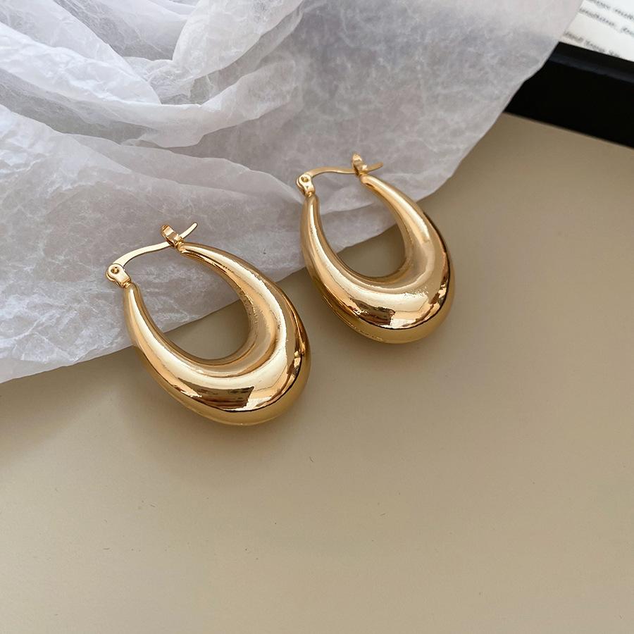 Европейские и американские металлические геометрические неправильные U-образные серьги-гвоздики, преувеличенные серьги с характером, серьги для женщин