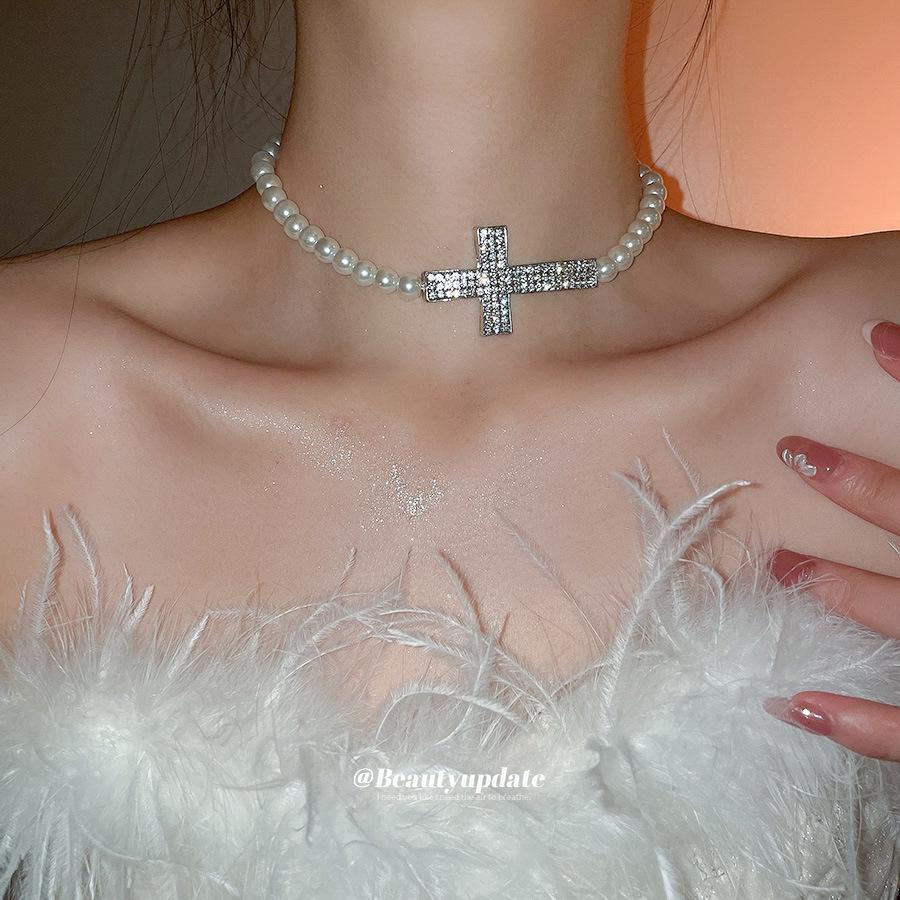 European-American Inlaid Diamond and Imitation Pearl Cross Choker Necklace - High-End Light Luxury Fashion Clavicle Chain