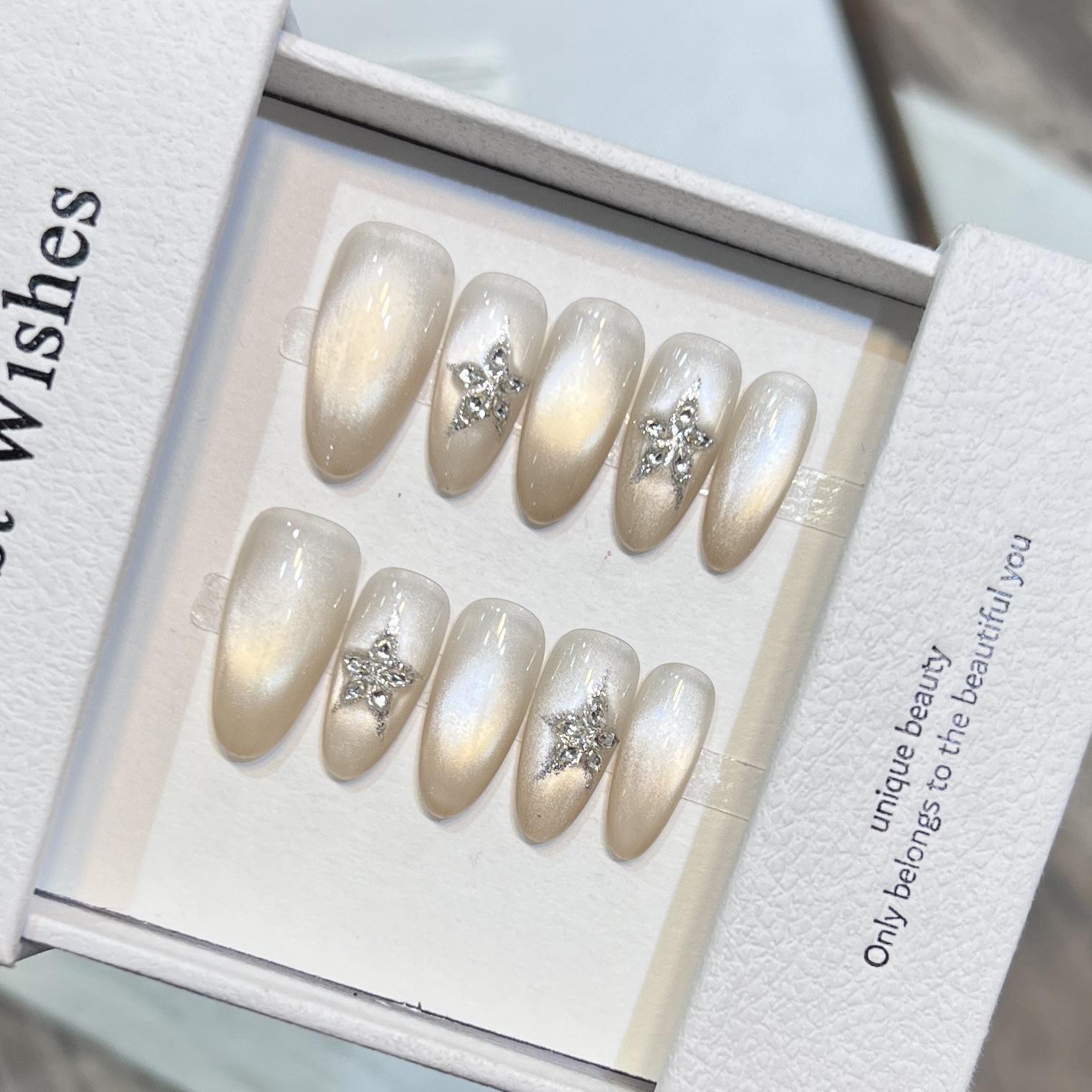 

Daireisen Moonlight Starlight Cat Eye Translucent White Removable Nails Large L