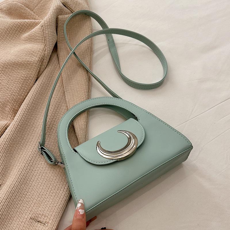 

Internet celebrity fashion small fresh foreign style handbag 2025 early spring new simple shoulder messenger bag temperament small square bag