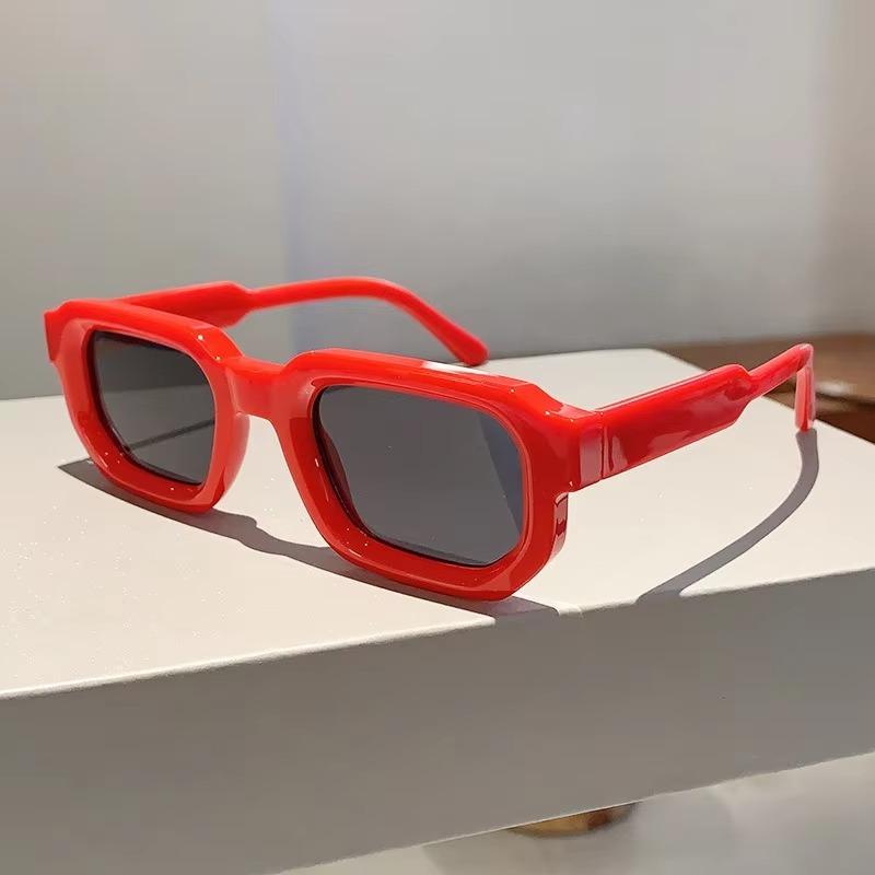 Moda Retro Küçük Kare Çerçeve Güneş Gözlüğü Kadın Gölge UV400 Koruma Vintage Punk Erkekler Açık Hava Sporları Y2K Güneş Gözlükleri