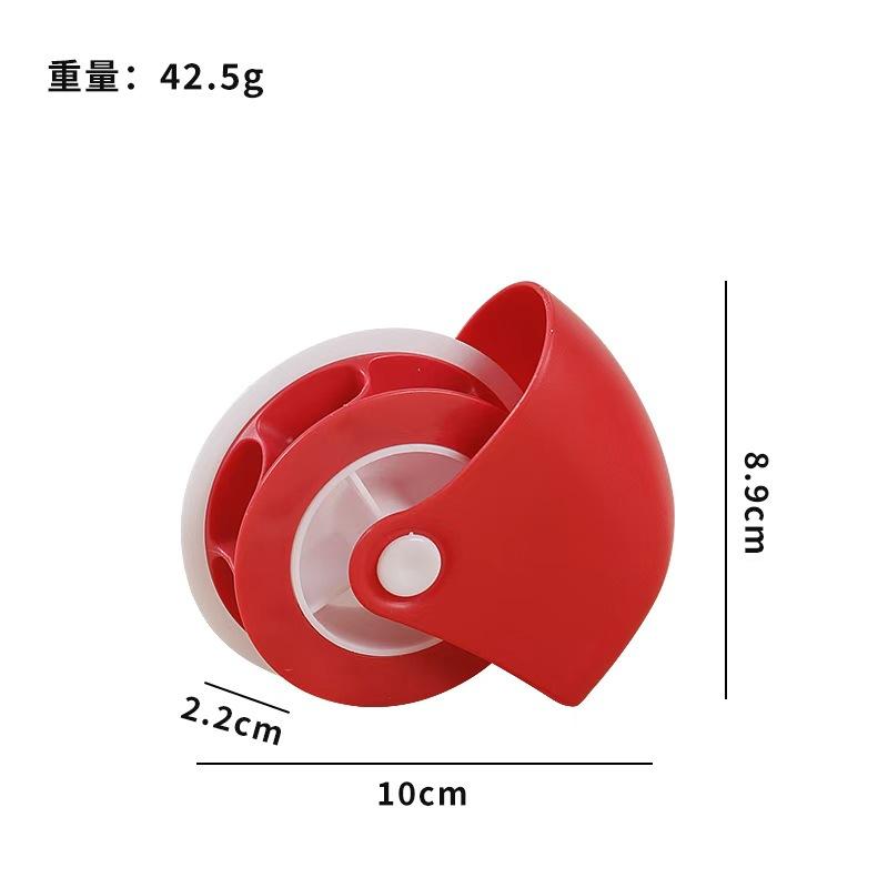 Malé nástroje do pečicí kuchyně, plastové kráječe na pizzu, mřížkové kráječe, velké a malé drátěné válečky na pizzu