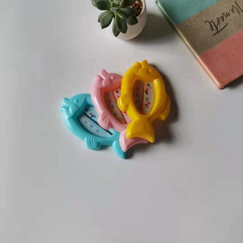 1 Stück Niedliches fischförmiges Baby-Wasserthermometer Babybad Bad Cartoon-Wasserthermometer Kinder-Innenraumthermometer
