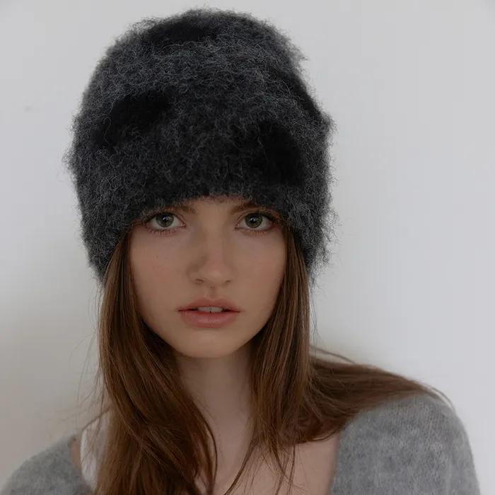 DOT BLUSH BEANIE (GREY)