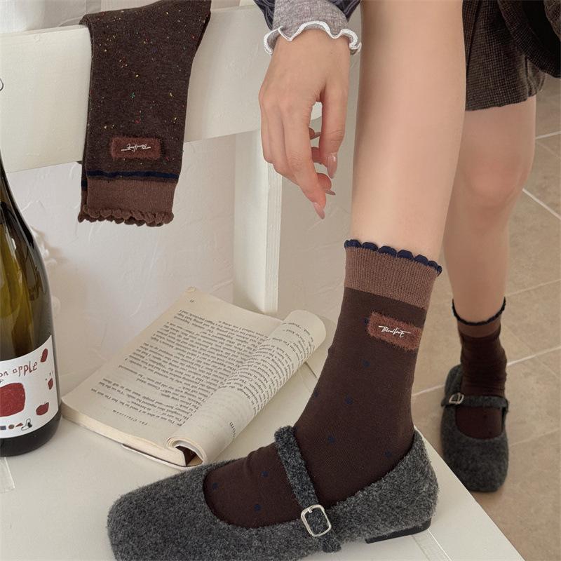 Autumn and Winter Socks: Women's Retro Polka Dot Striped Velvet Logo Contrasting Color Mid-calf Socks, Coffee-colored Pile Socks