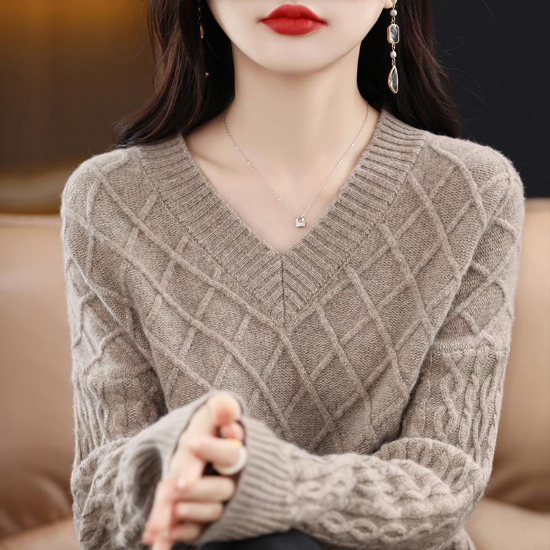 Women's Pure Wool V-Neck Pullover Sweater - Stylish Loose Fit, New for Autumn/Winter 2023