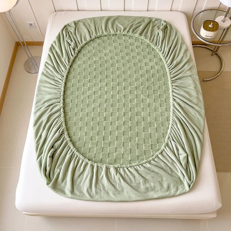 3D Embossed Velvet Bed Cover Thick Warm Plush Fitted Bed Sheet Non-Slip Elastic Mattress Cover Velvet Taffeta Bed Cover Thicken Warm Fitted Sheet