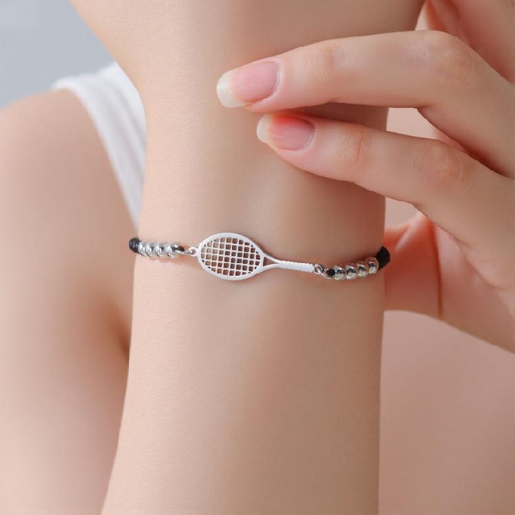 Gioiello Sportivo Minimalista in Acciaio Inossidabile con Intaglio Racchetta e Cordino Intrecciato Personalizzabile