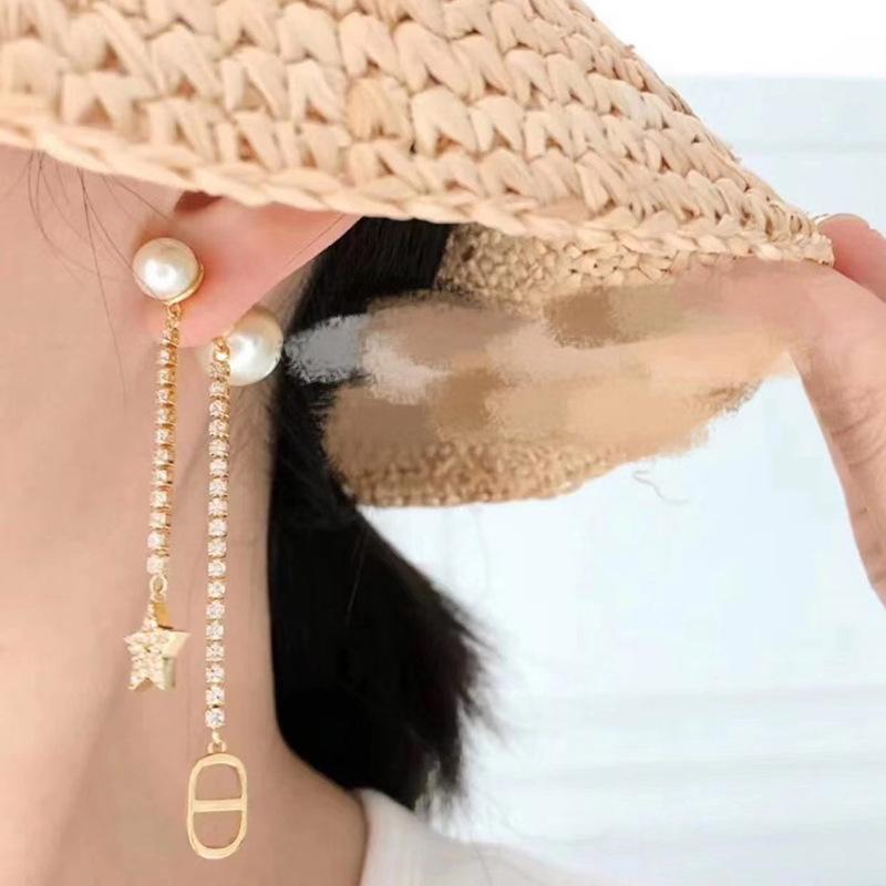 Diamond-encrusted Star Tassel Earrings, a Multi-wear Stud Earring, Light Luxury, High-end Fashion Earrings.