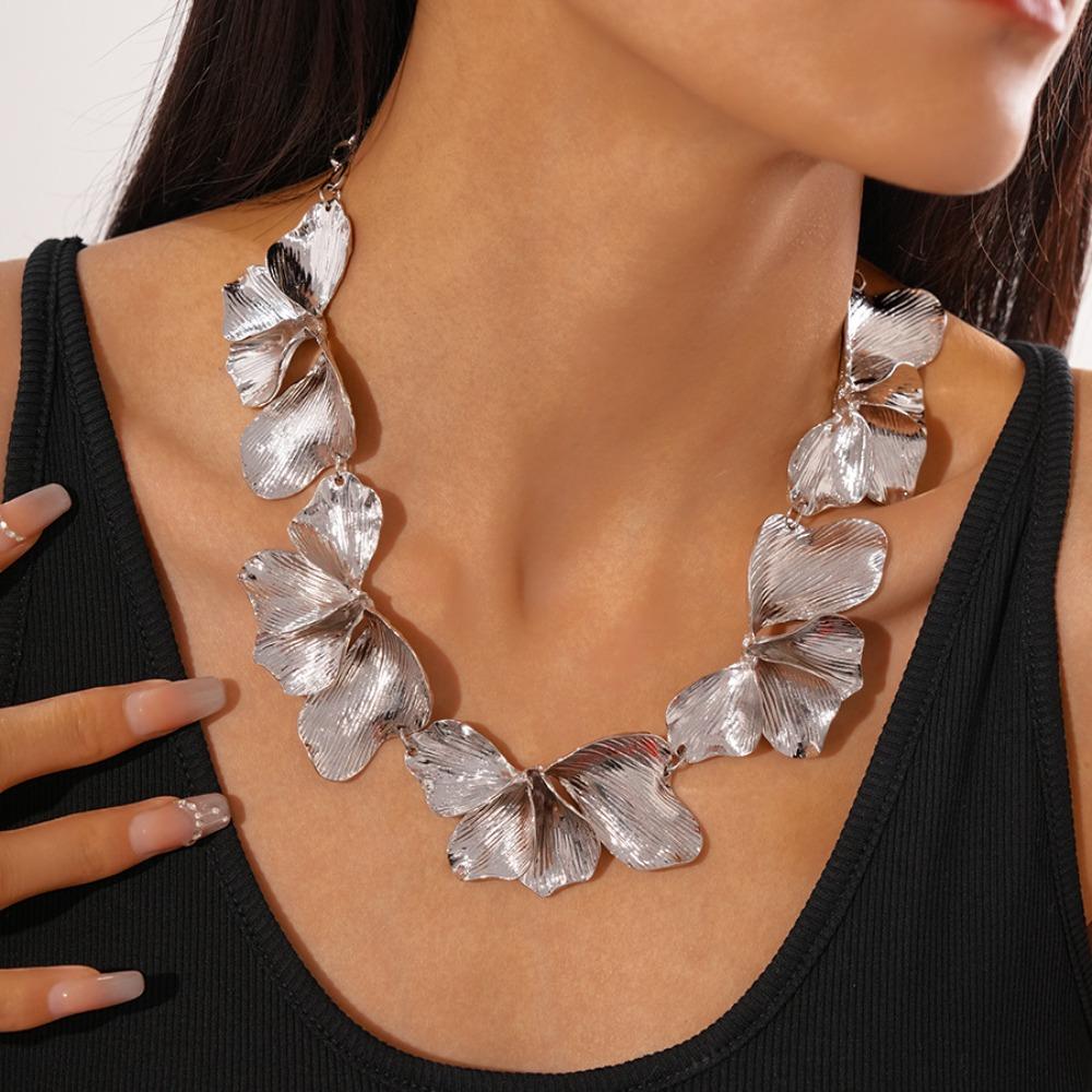 Retro Irregular Petals Necklace Punk Metal Choker Personality Flower Choker Necklace  Beach