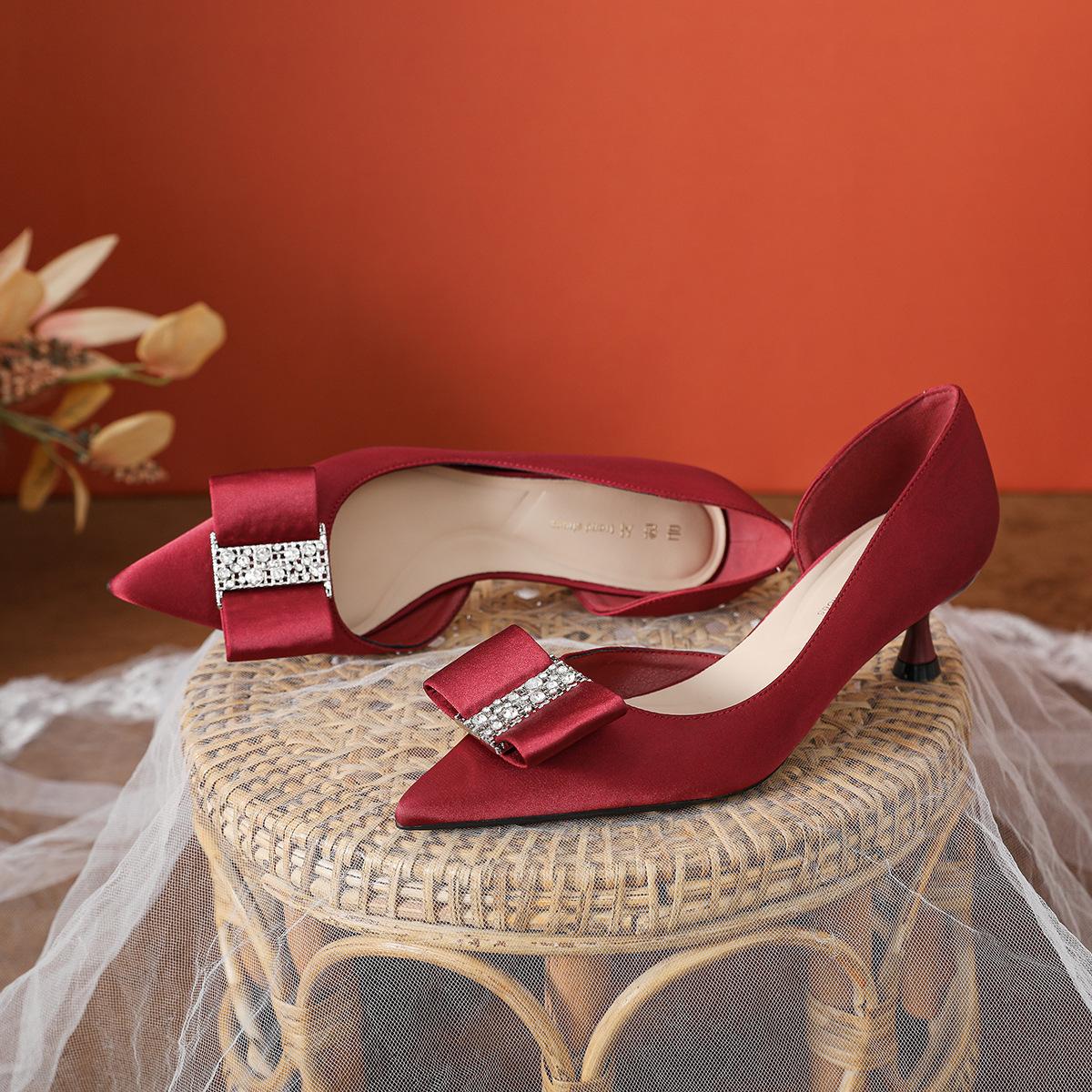 

Новые туфли-лодочки на низком каблуке из шелка и атласа дышащие и универсальные летом, красные туфли-лодочки с открытой боковой частью на тонком каблуке, женские 39 бордовый