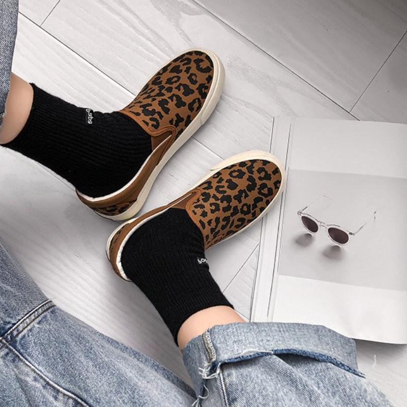 2025 Ladies' Spring Leopard Print Canvas Slip-On Shoes Korean Style Student Trendy Flat Rubber Sole All-Match Chic Lazy Shoes