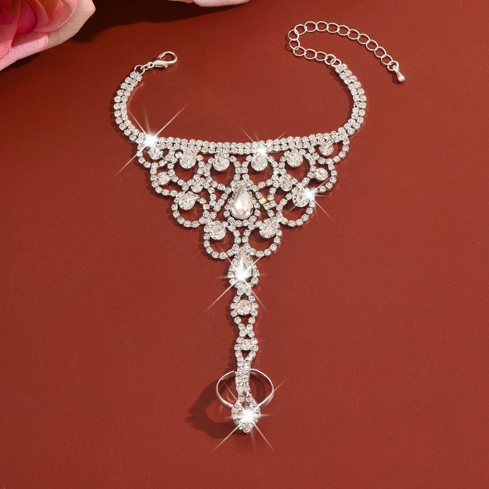 Fashion Trendy Rhinestone Hand Chain Temperament Women S Bracelet Ring Trendy Prom серебряный