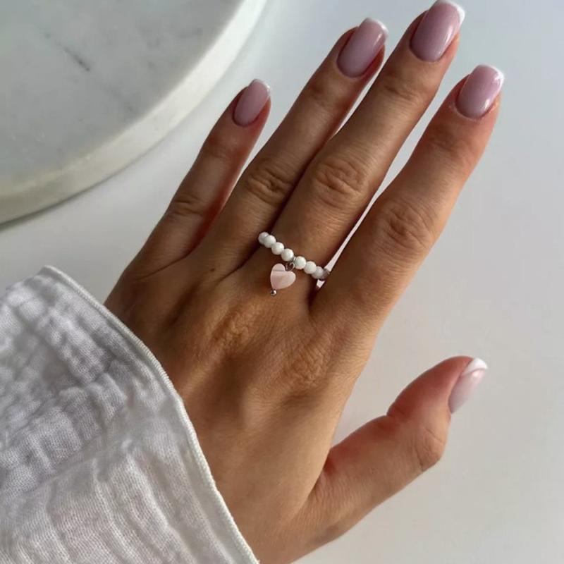 Vintage Šňůra korálků Elastická šňůra Přívěsek ve tvaru srdce ze skořápky Prsteny pro ženy Elegantní prsteny s kulatými korálky Šperkový dárek