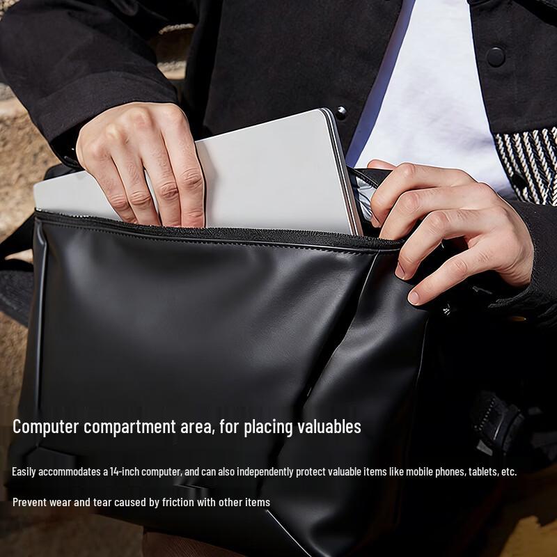 JEEP Men's Laptop Messenger Bag