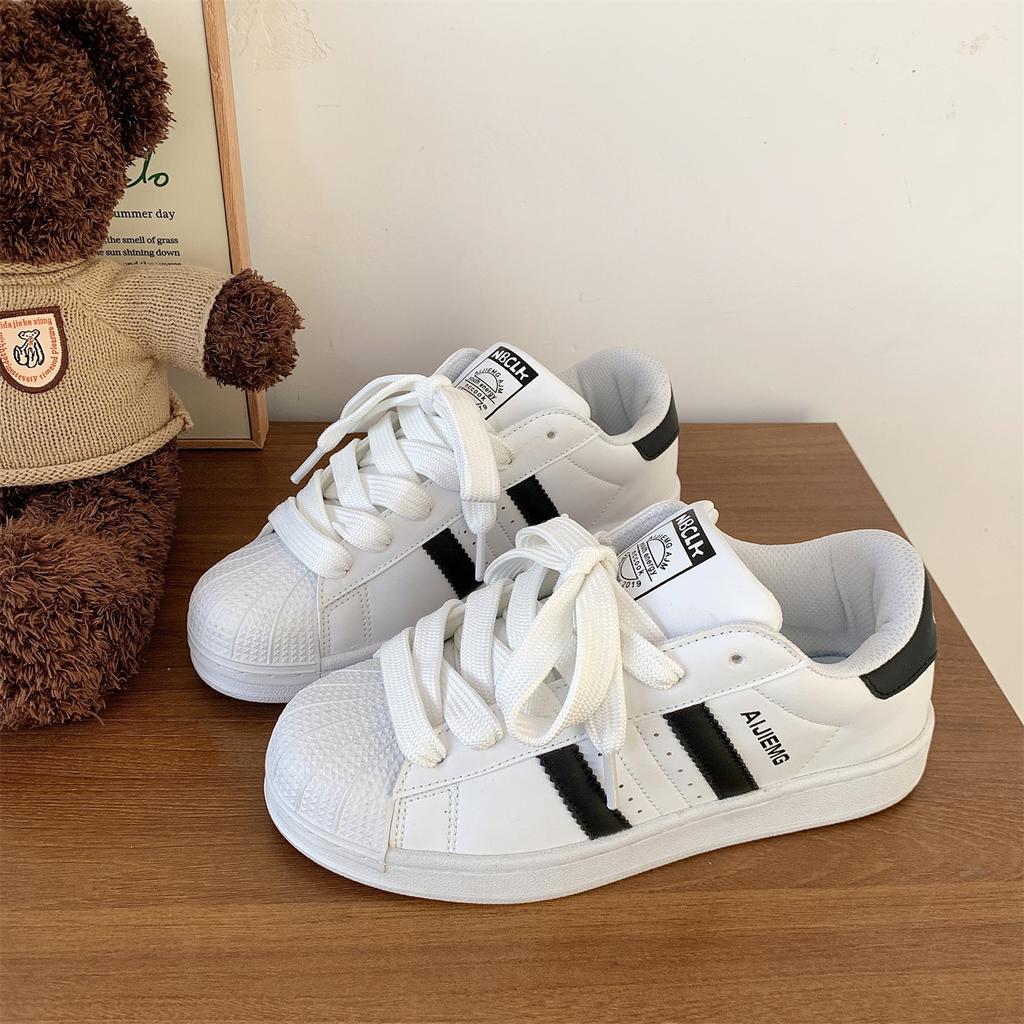 Hong Kong style shell head board shoes women's 2025 autumn new platform white shoes student versatile casual soft-soled sports shoes