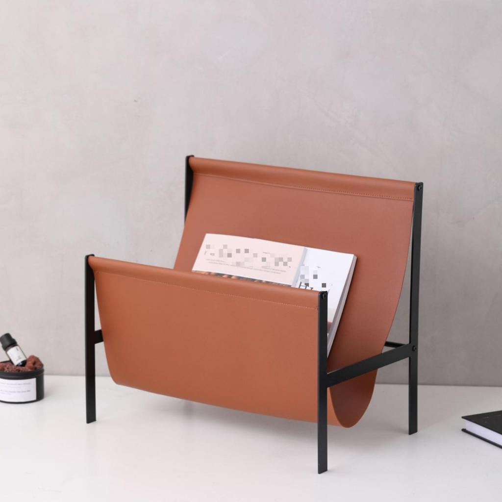 Portariviste in Metallo Design Inclinato Base a Quattro Gambe in Pelle