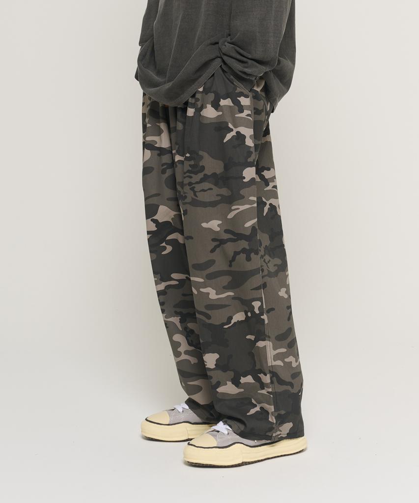 CARGOBROS Camo Random Pattern Loop Balloon Pants (Black)