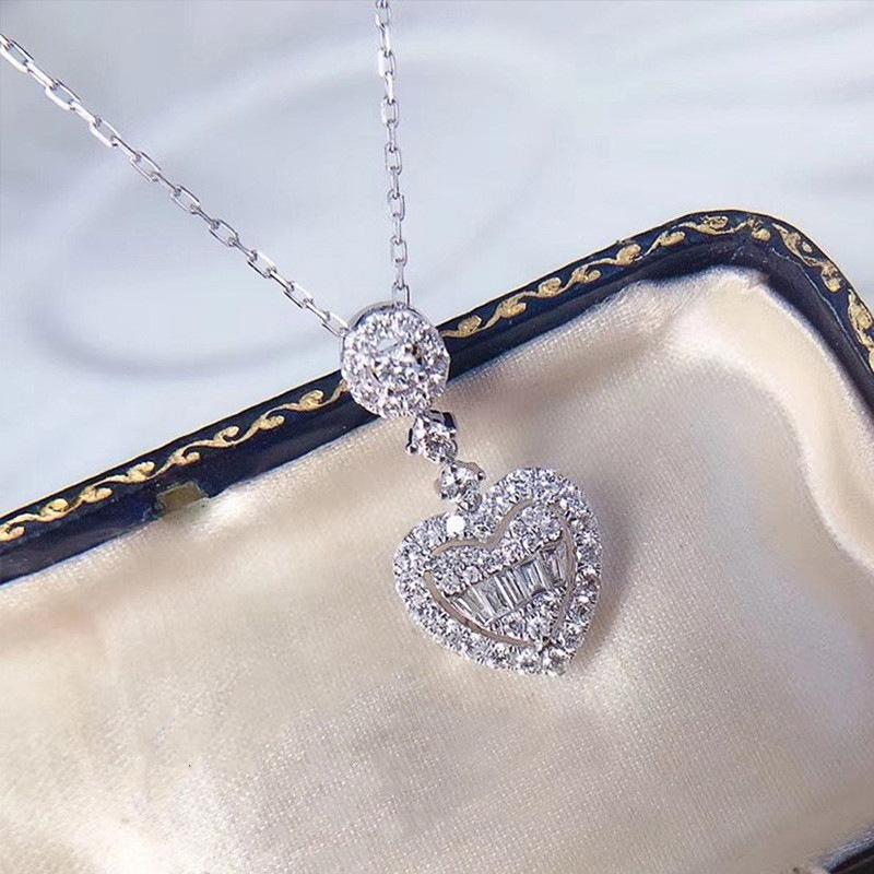 Heart Shaped Pendant Necklace with Transparent Cubic Zirconia Cut In Circular and Stepped Shapes, Elegant and Romantic Style Eye-catching Jewelry