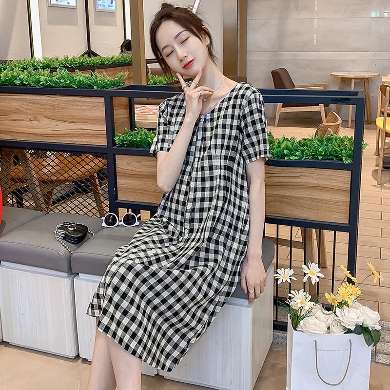 2023 Neues koreanisches Umstandskleid mit V-Ausschnitt und Karomuster – mittellang, kurzärmelig, lockere Passform