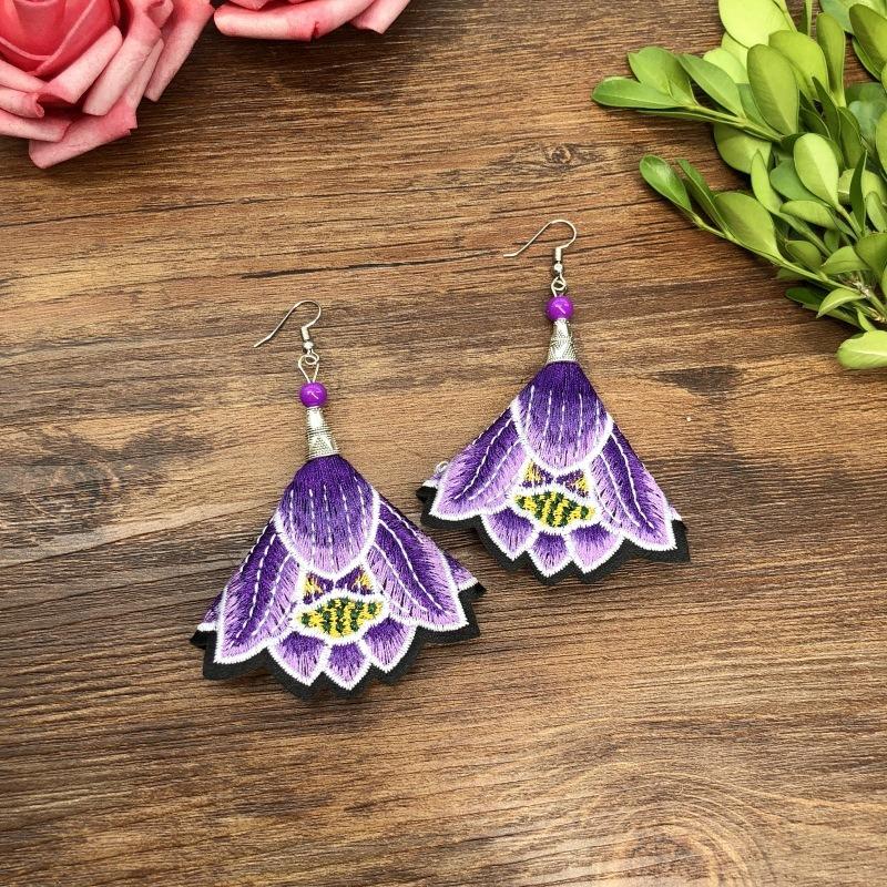 Hand-embroidered retro fabric earrings, flower fringed versatile femininity, stage performance, earrings, earrings.