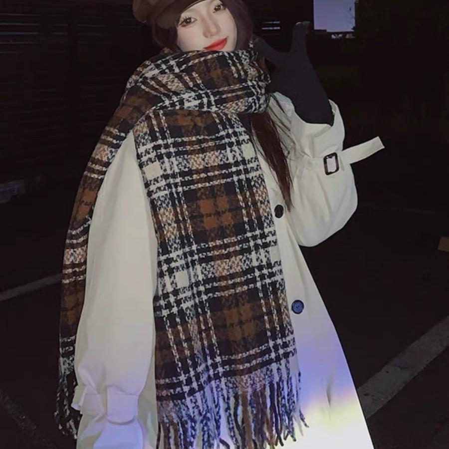 Christmas atmosphere New Year's red plaid scarf Women's winter versatile thickened senior sense Student warm scarf