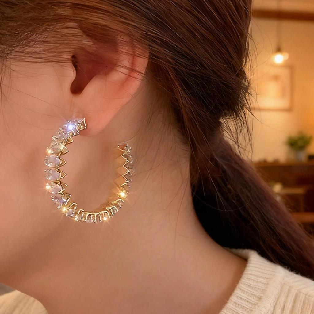 2025 Retro Emerald Zircon C-Shaped Ear Cuff Earrings - Lightweight, Fashionable & High-End Jewelry for Women