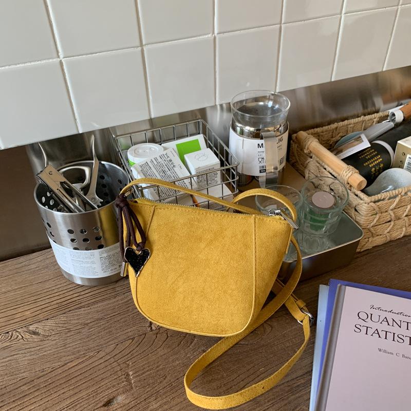 Small bag women's autumn and winter new niche versatile messenger bag fashionable and simple mobile phone bag