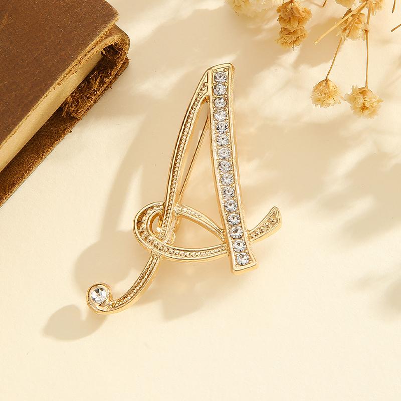 1pcs Crystal Rhinestone 26 Letters Women Collar Brooch Elegant Temperament Pin Jewelry