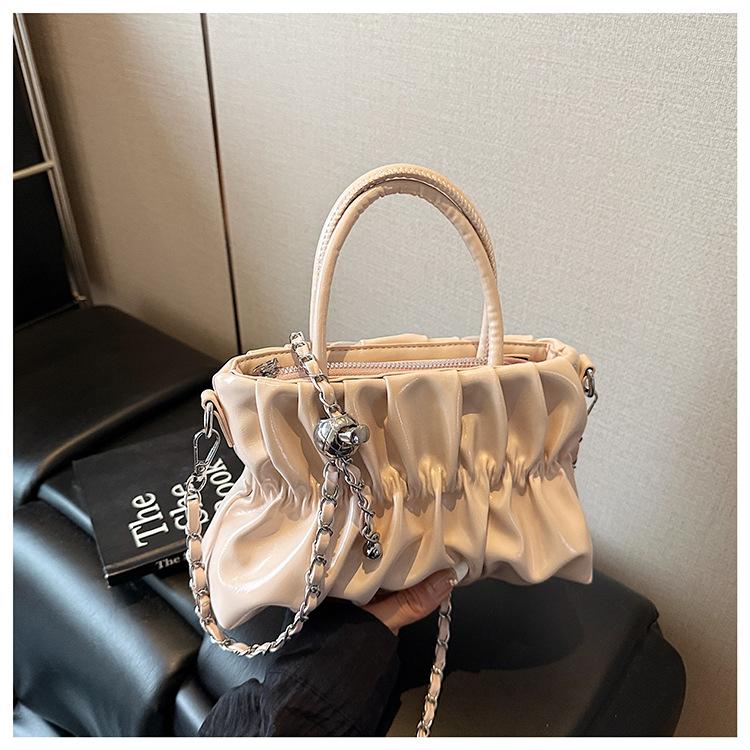 

Модная универсальная сумка-облако с плиссировкой на цепочке, женская, тренд 2025, весна и лето, новая нишевая сумка-мессенджер, маленькая квадратная сумка розовый