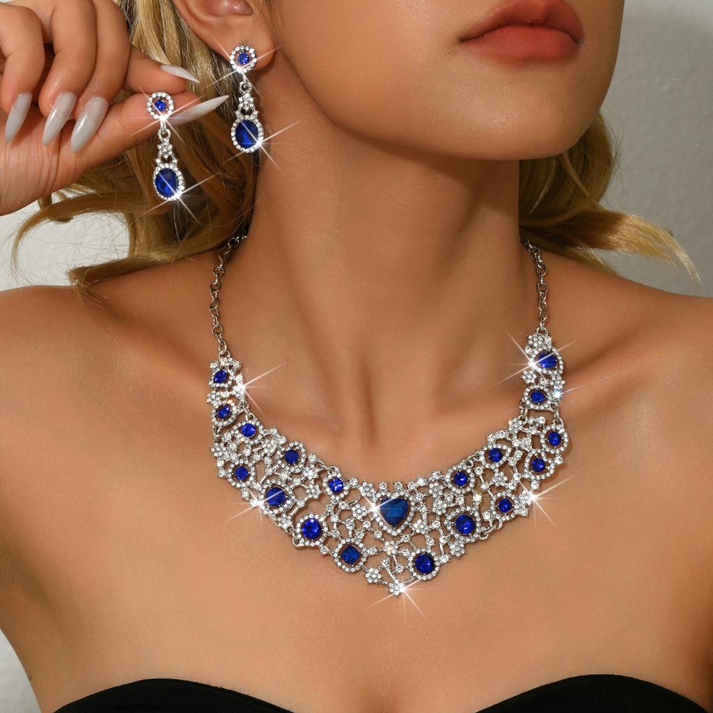 European Retro Alloy Inlaid Diamond Heart Earrings Necklace Set Wedding Banquet Versatile Set Female