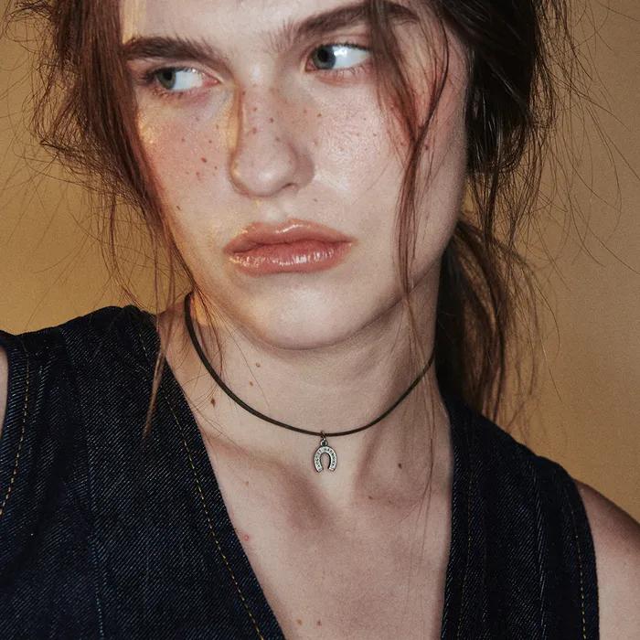Horseshoe Brushed Leather Choker