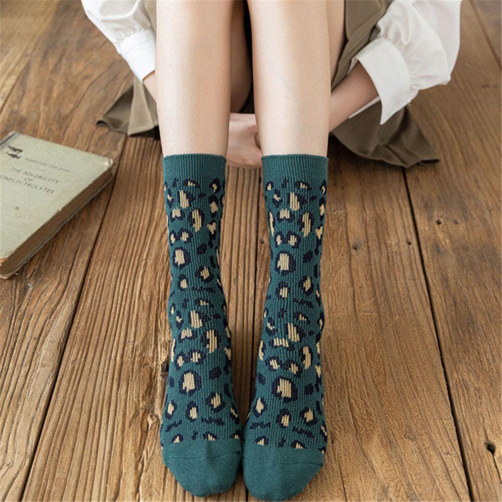 Christmas Gifts Comfortable Retro Breathable Harajuku Women Socks Skateboard Socks Leopard Print